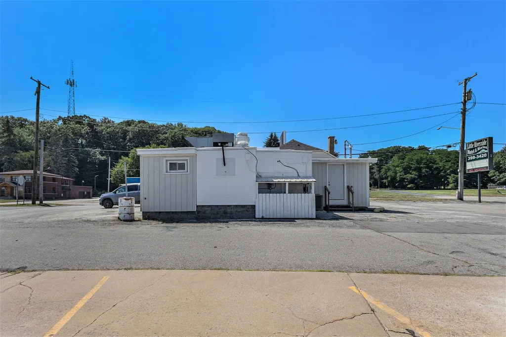 215 & 217 Arthur Street Manistee City MI 49660