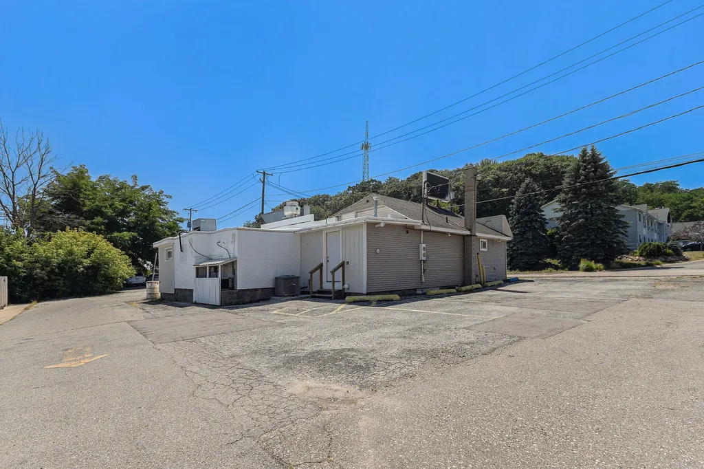 215 & 217 Arthur Street Manistee City MI 49660