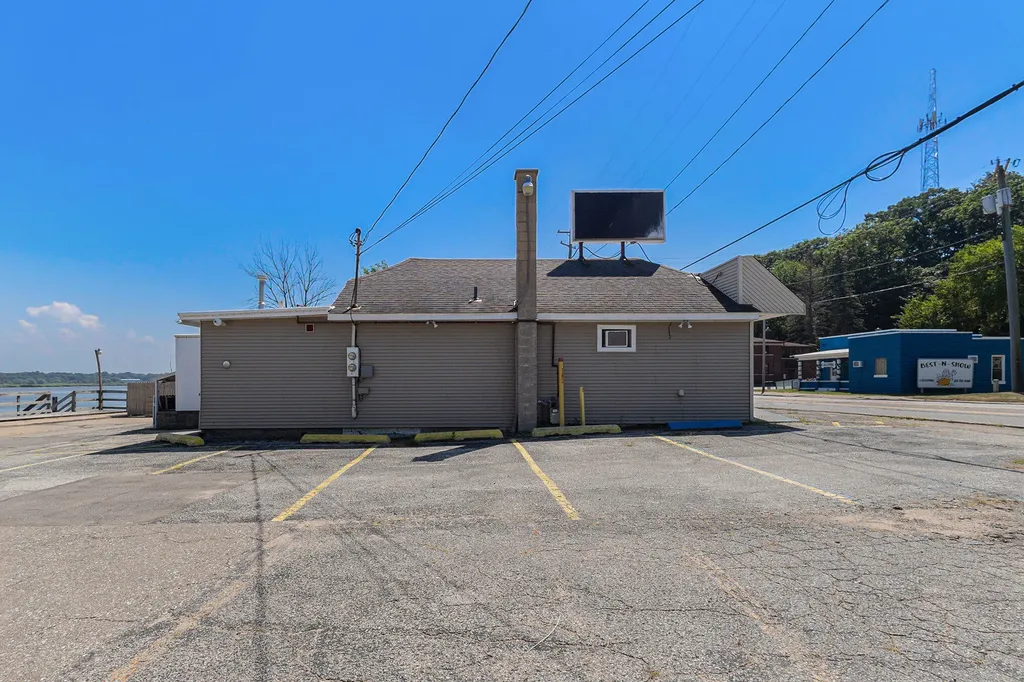 215 & 217 Arthur Street Manistee City MI 49660