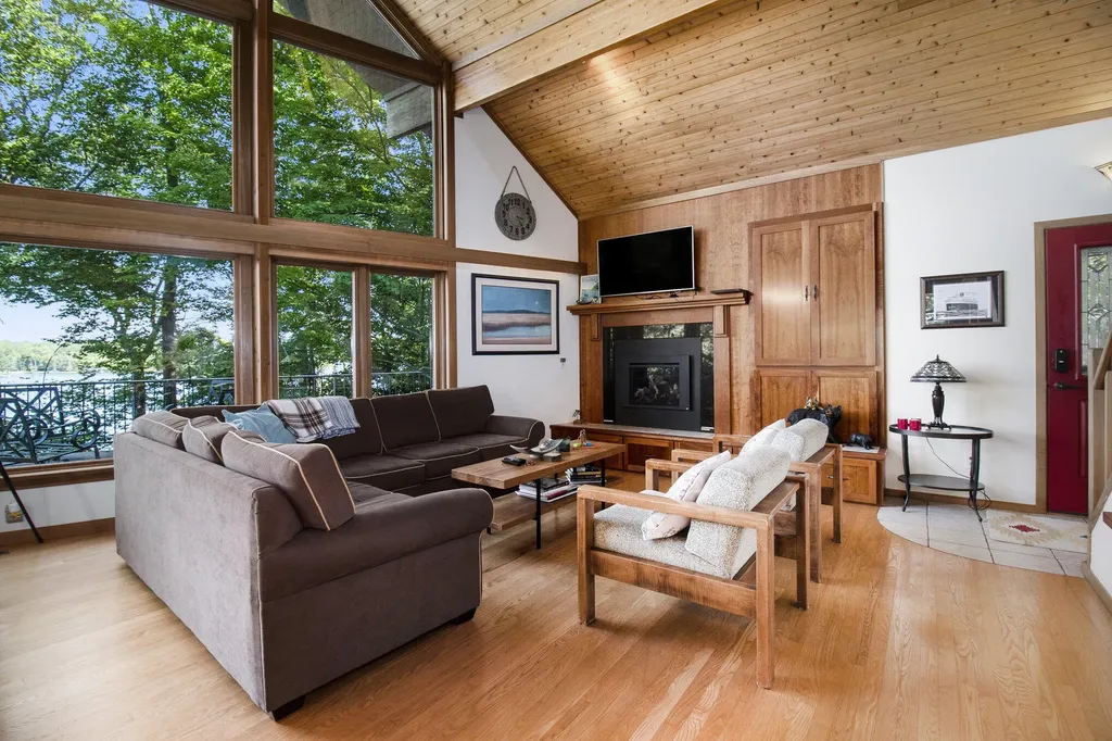 6218 N Loggers Lane Hamlin Township MI 49431