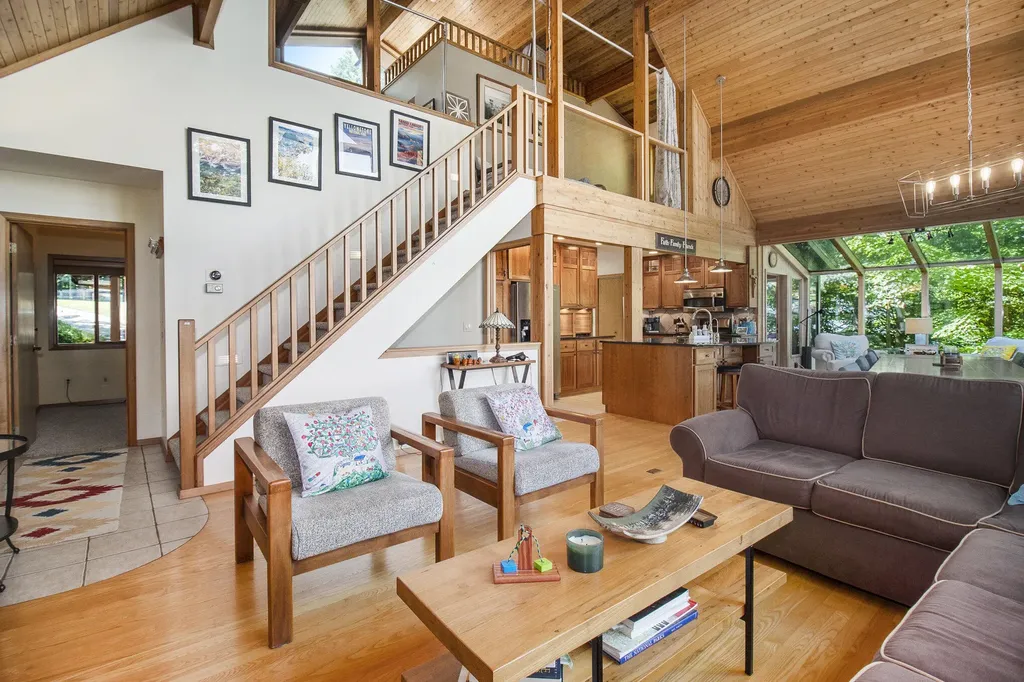 6218 N Loggers Lane Hamlin Township MI 49431