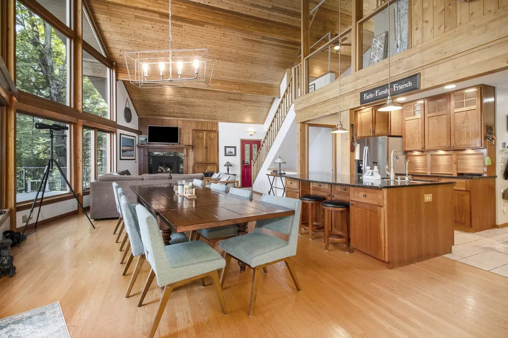 6218 N Loggers Lane Hamlin Township MI 49431