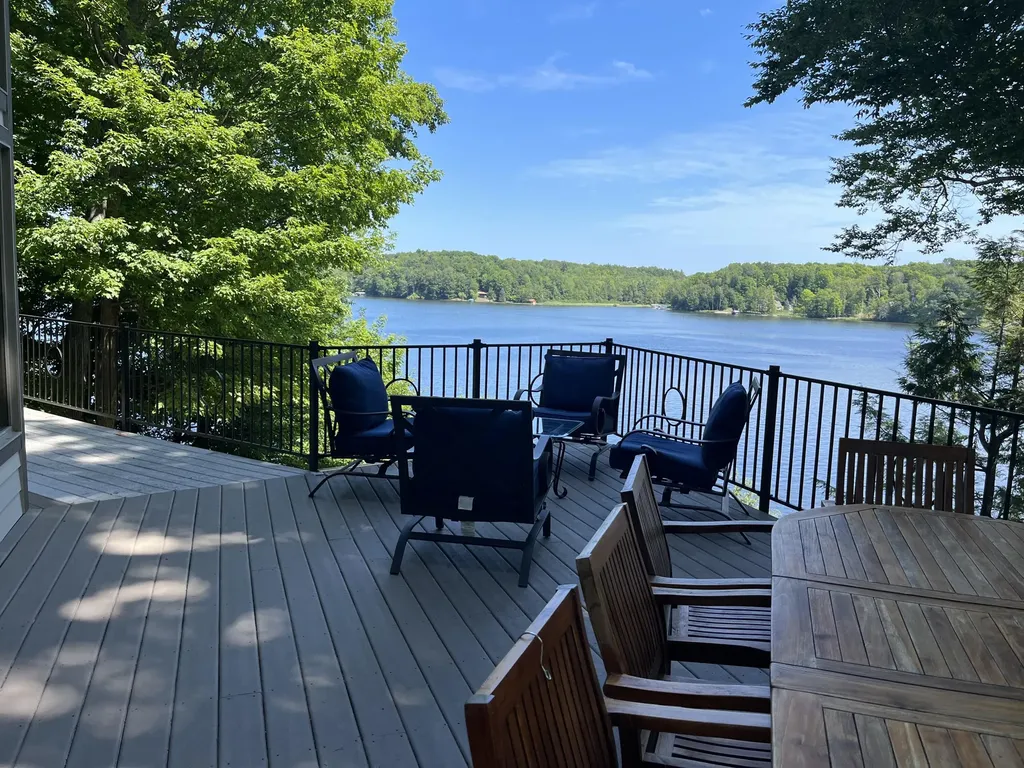 6218 N Loggers Lane Hamlin Township MI 49431
