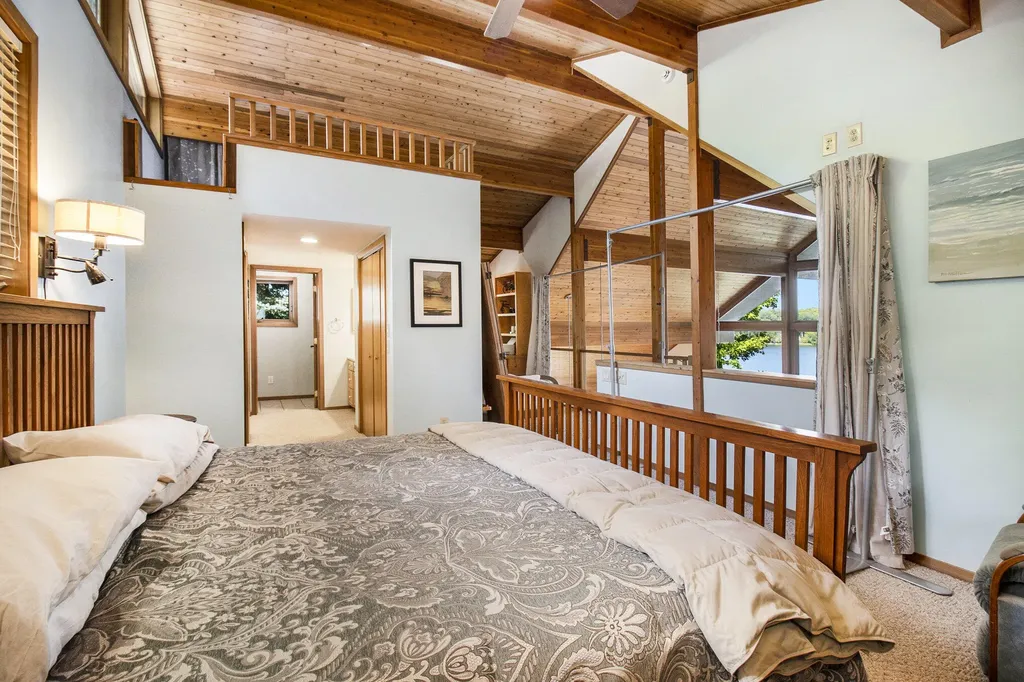 6218 N Loggers Lane Hamlin Township MI 49431