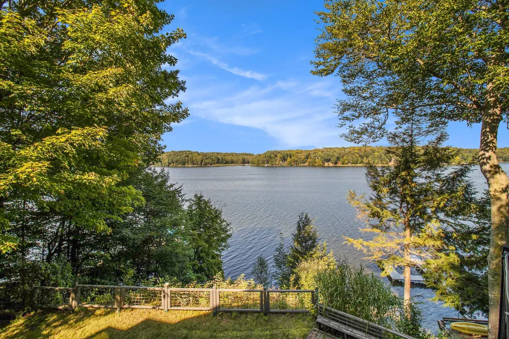 6218 N Loggers Lane Hamlin Township MI 49431