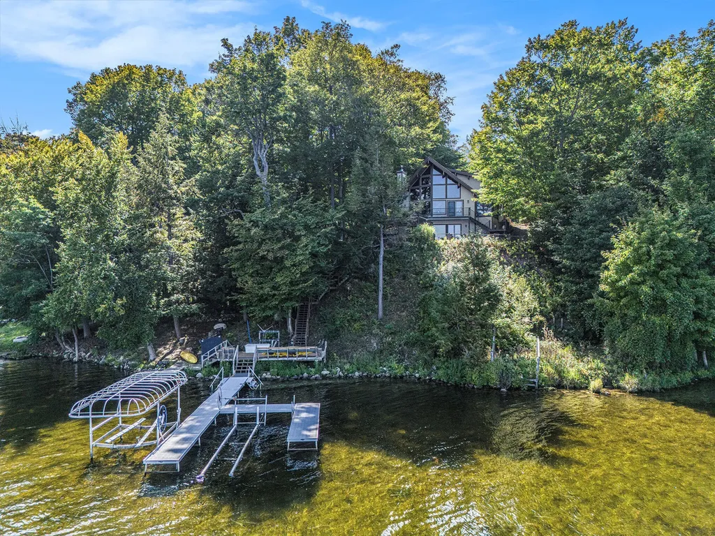 6218 N Loggers Lane Hamlin Township MI 49431