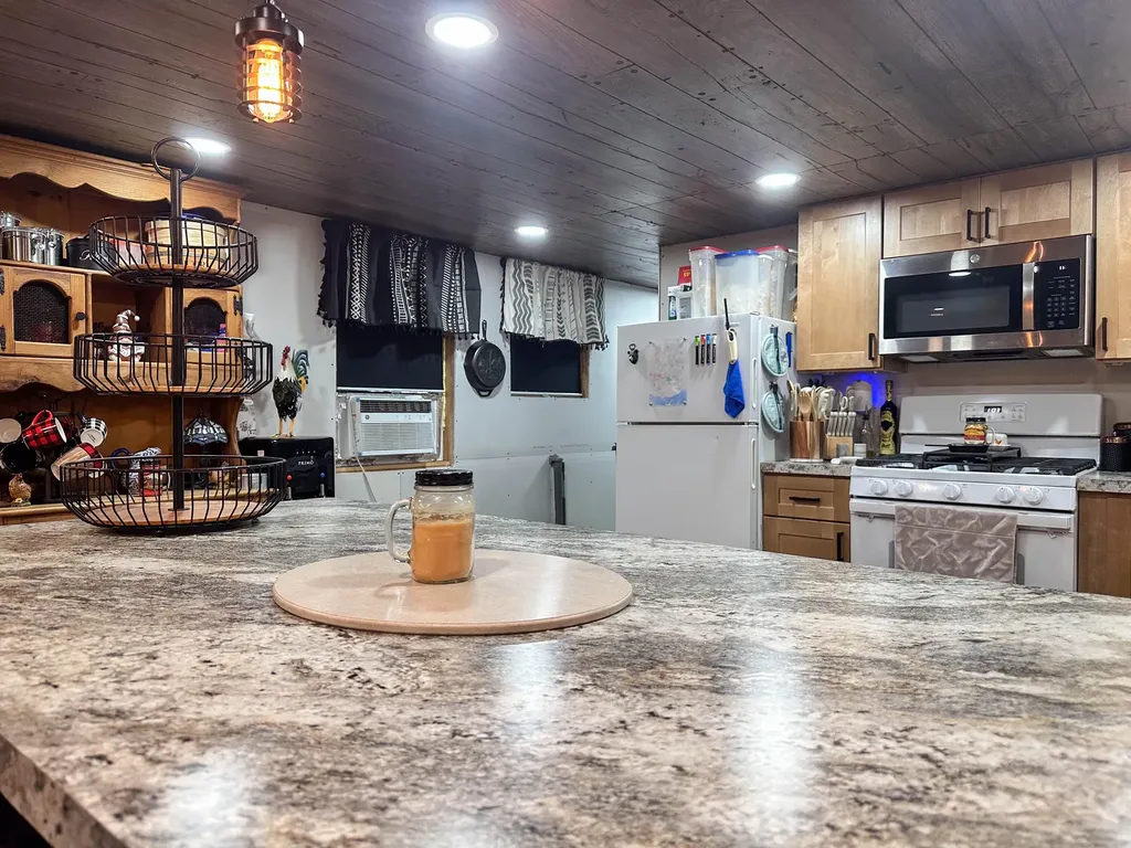 10450 N Tuttle Road Unknown City MI 49411