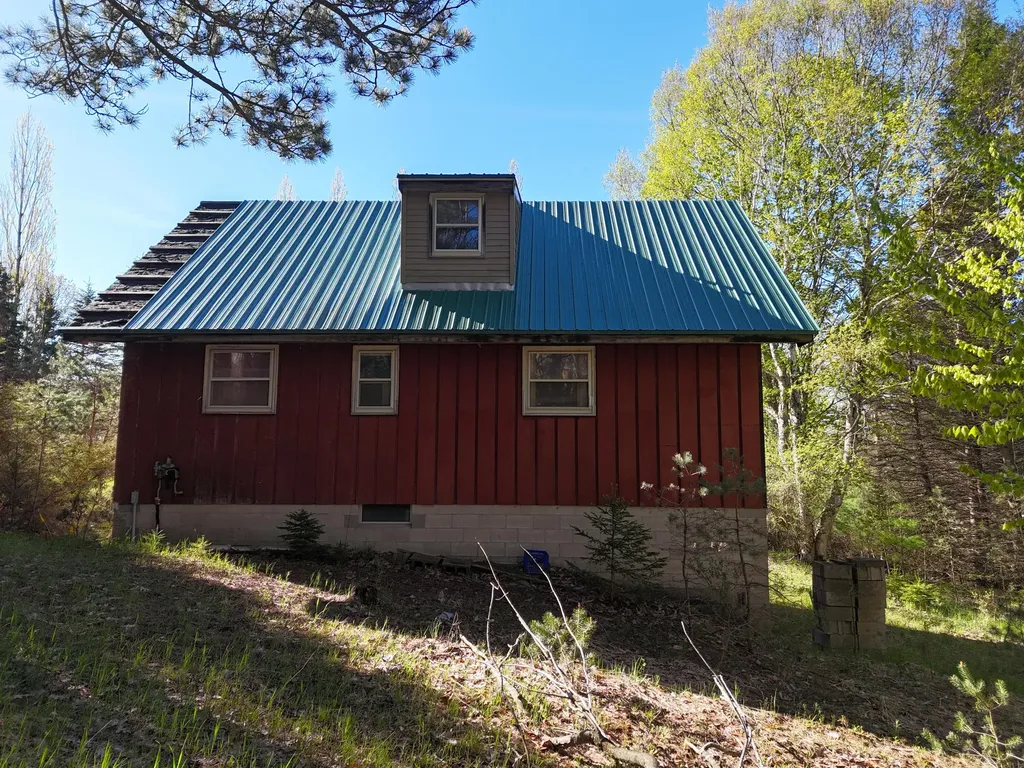 928 Pilgrim Highway Crystal Lake Township MI 49635