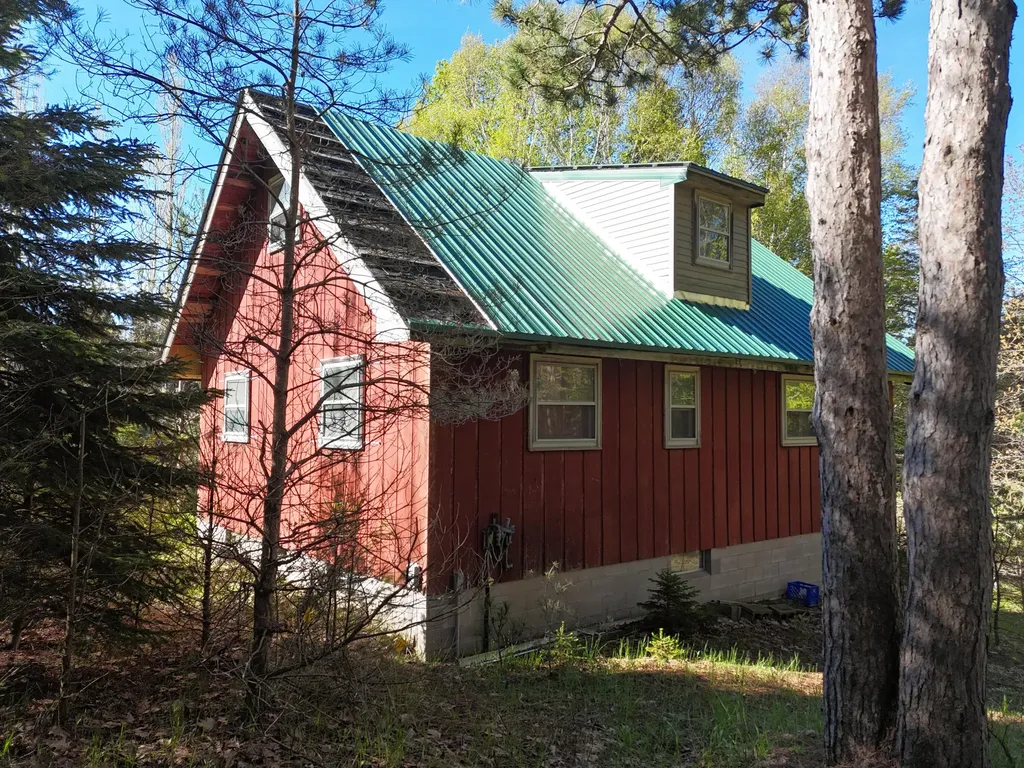 928 Pilgrim Highway Crystal Lake Township MI 49635