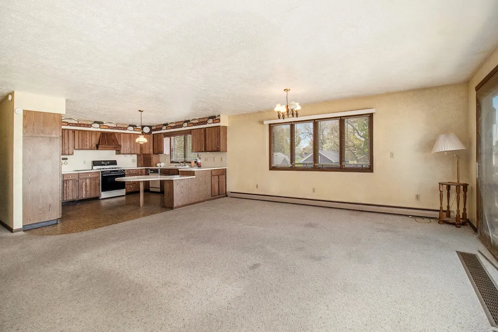 929 S Washington Avenue Ludington City MI 49431