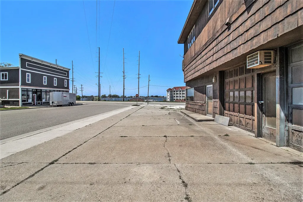 929 S Washington Avenue Ludington City MI 49431
