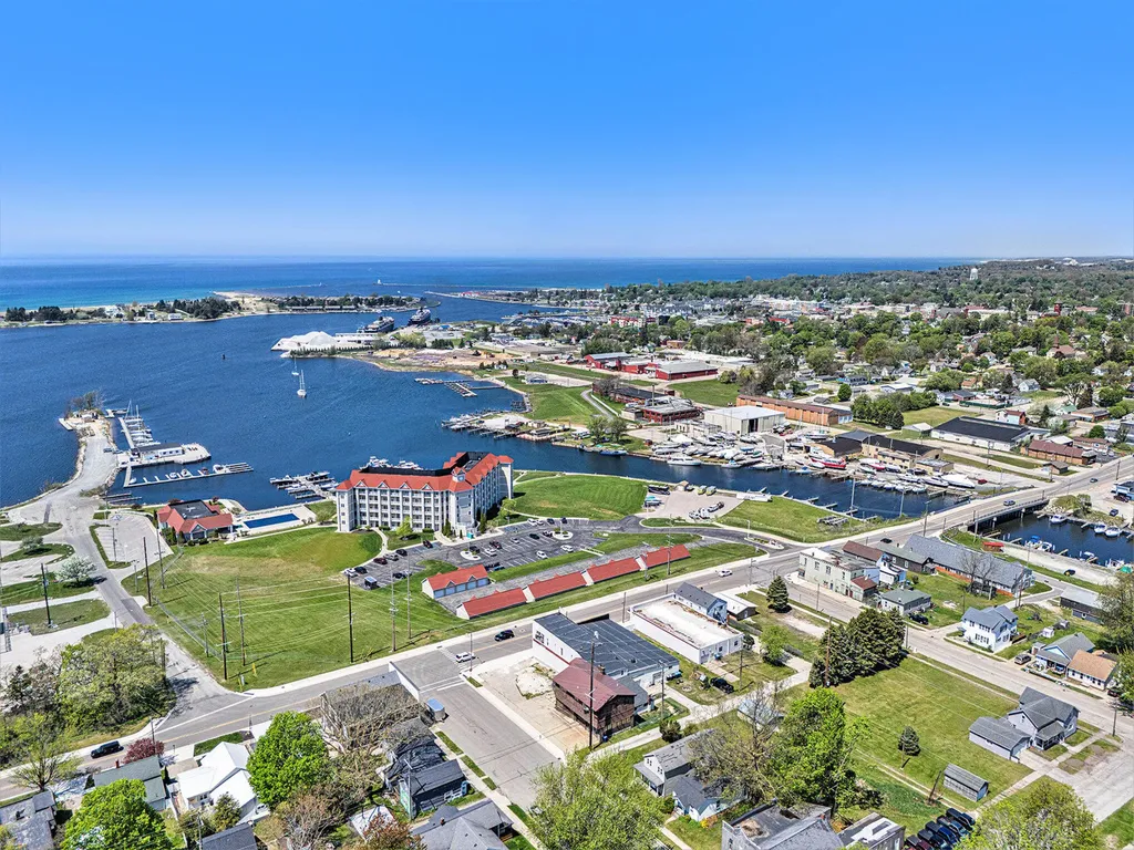 929 S Washington Avenue Ludington City MI 49431