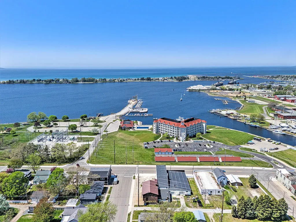 929 S Washington Avenue Ludington City MI 49431