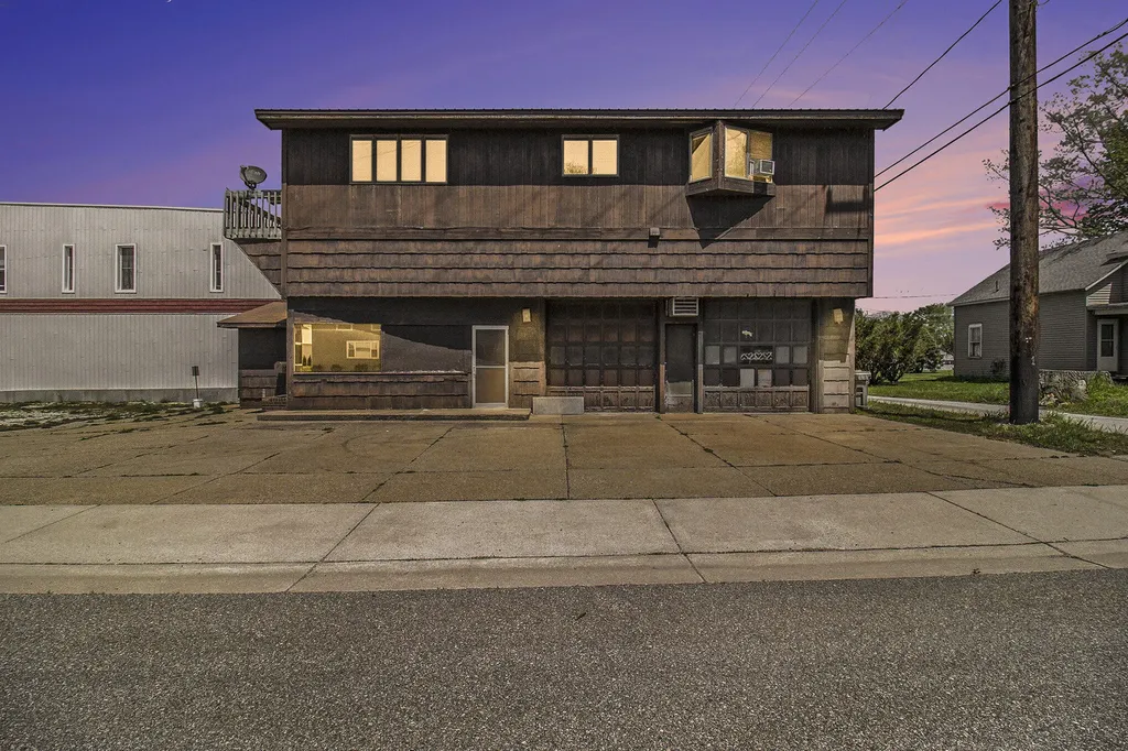 929 S Washington Avenue Ludington City MI 49431