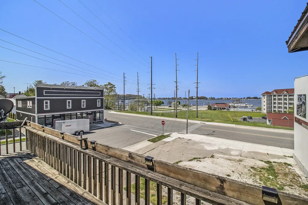929 S Washington Avenue Ludington City MI 49431
