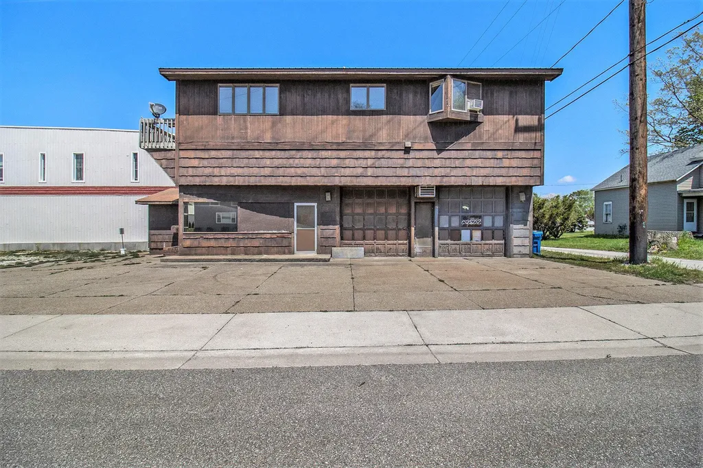 929 S Washington Avenue Ludington City MI 49431