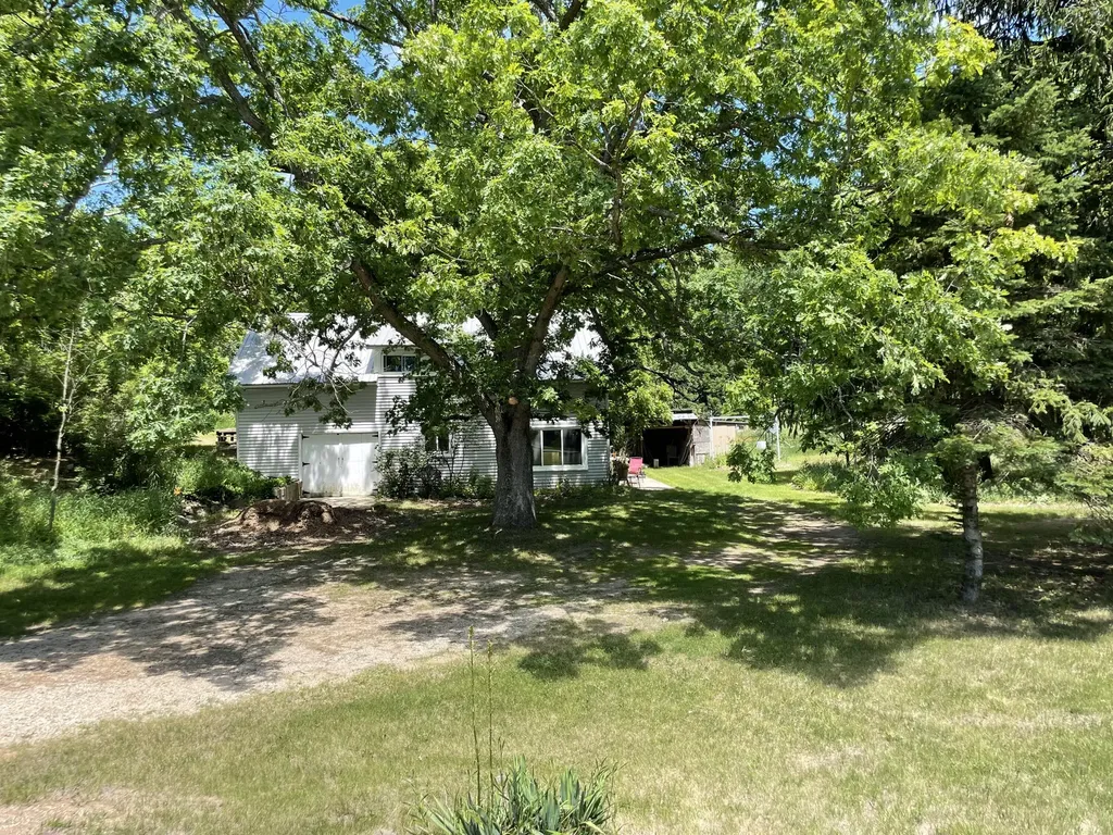 16206 Peters Farm Road Norman Township MI 49644