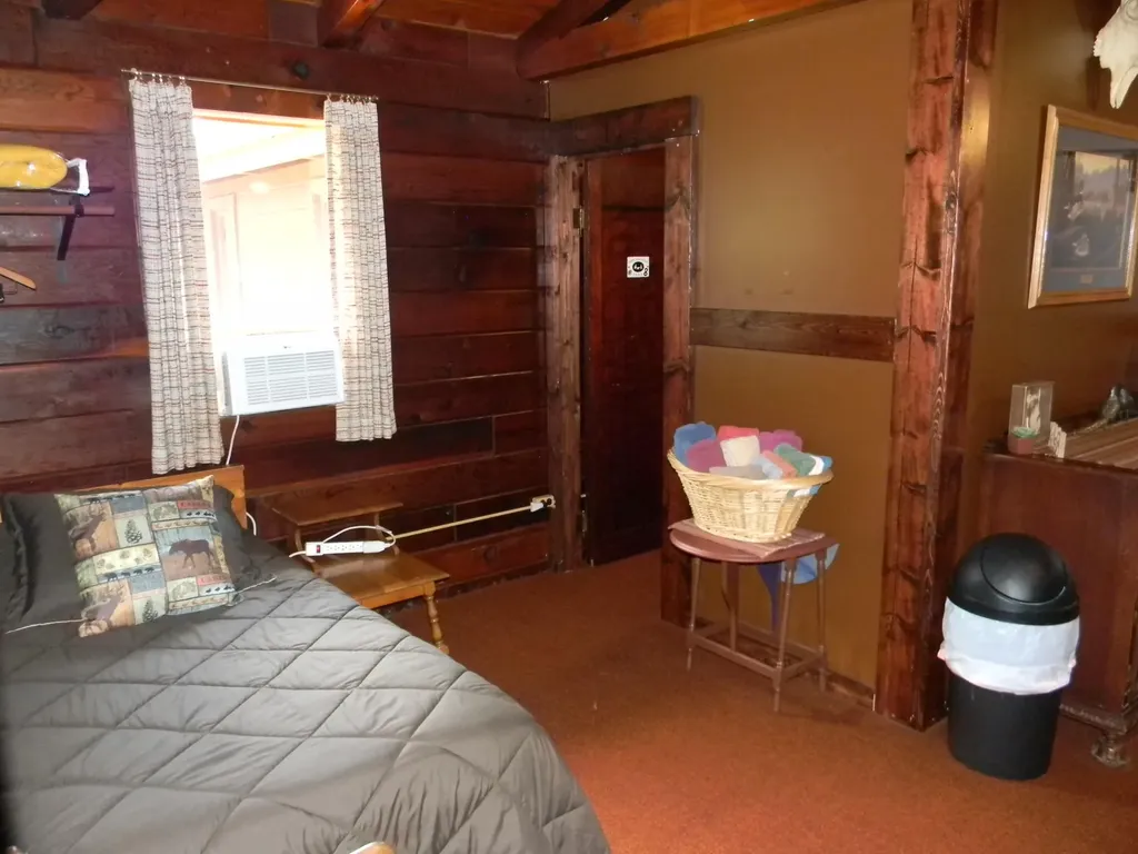 1306 N Tippy Dam Road Dickson Township MI 49689