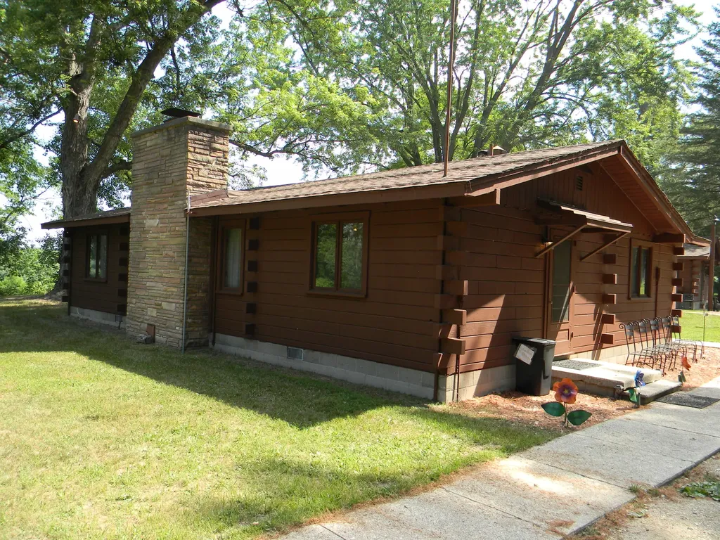 1306 N Tippy Dam Road Dickson Township MI 49689
