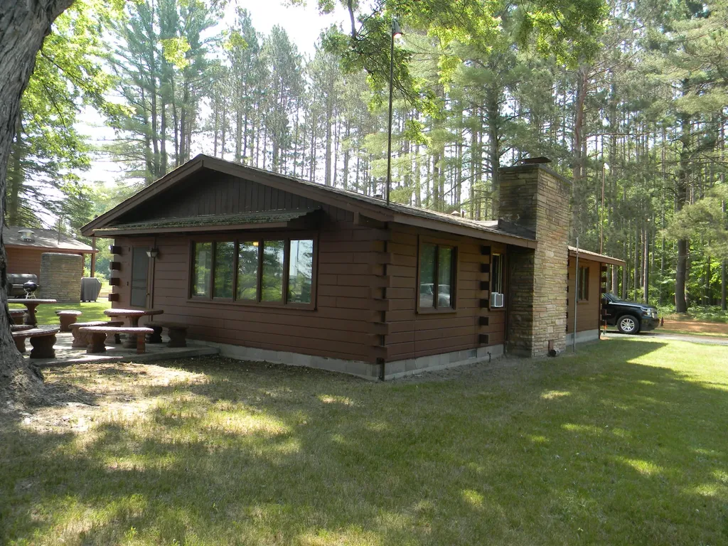 1306 N Tippy Dam Road Dickson Township MI 49689