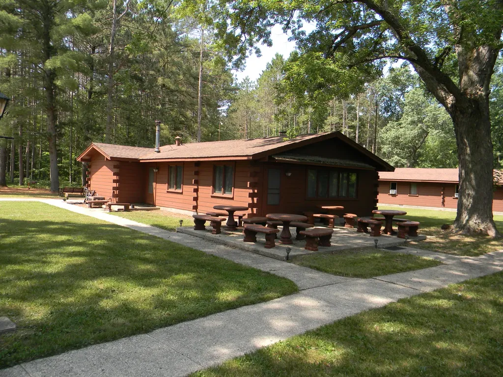 1306 N Tippy Dam Road Dickson Township MI 49689
