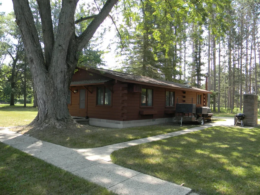1306 N Tippy Dam Road Dickson Township MI 49689