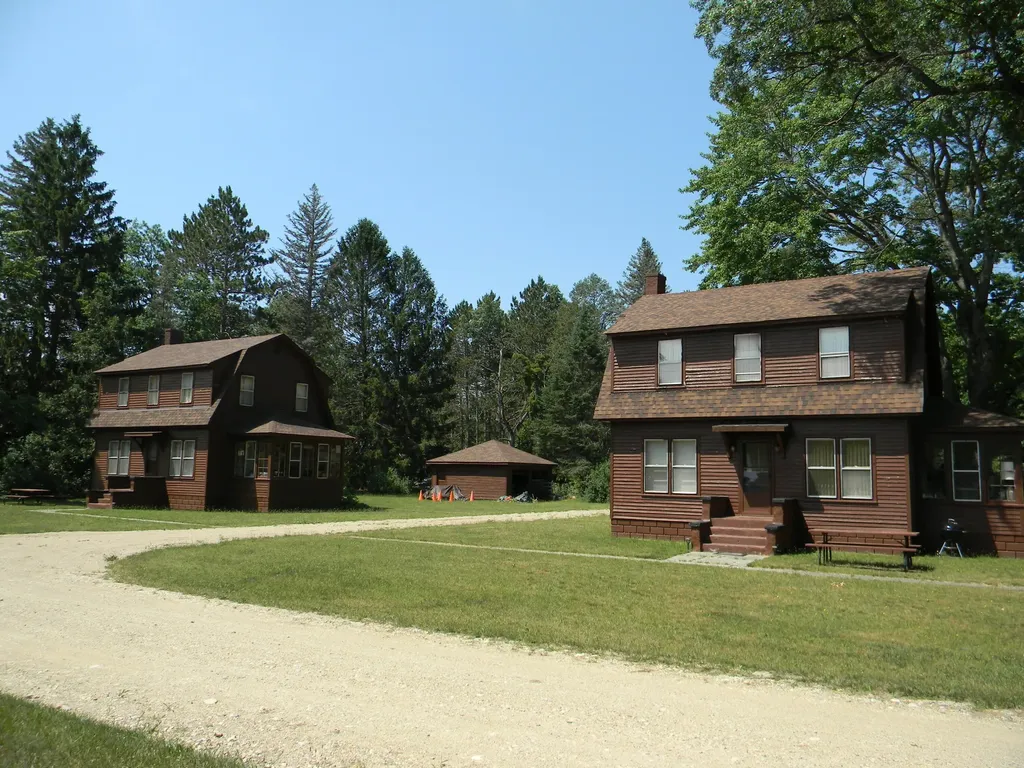 1306 N Tippy Dam Road Dickson Township MI 49689