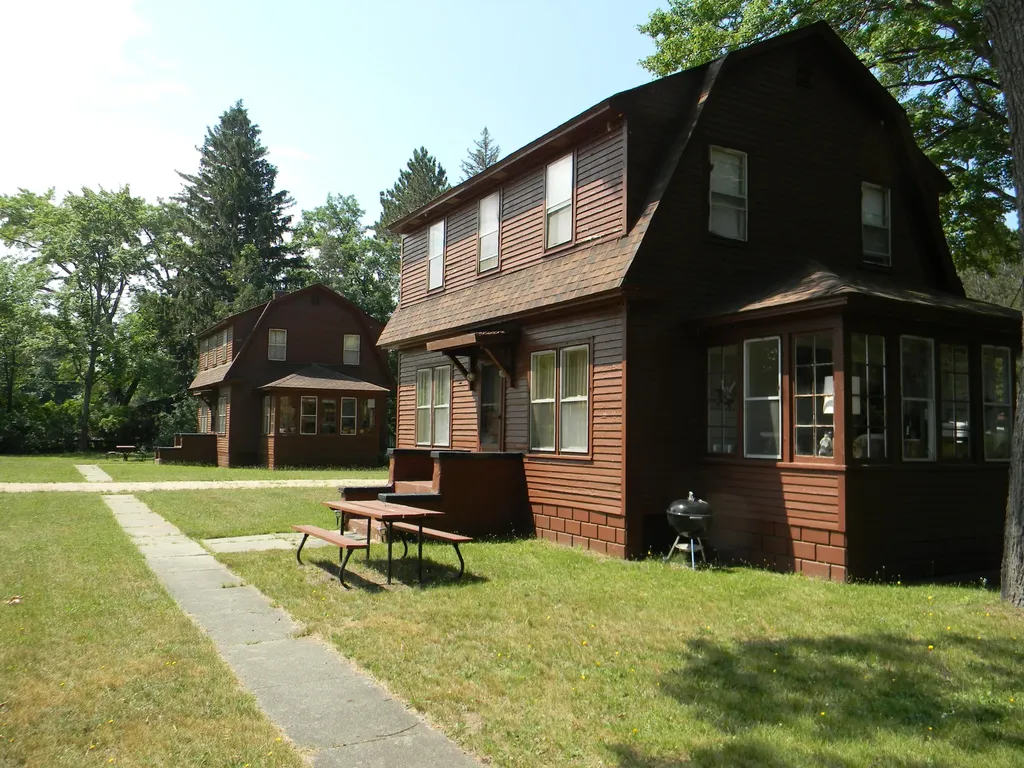 1306 N Tippy Dam Road Dickson Township MI 49689
