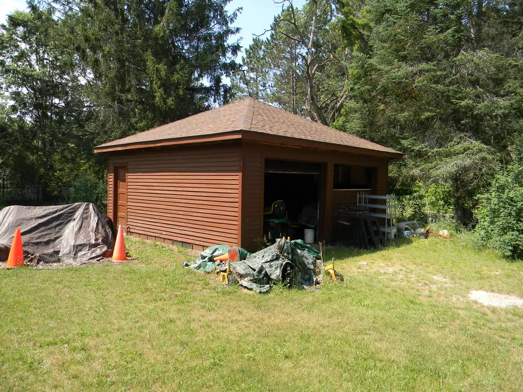 1306 N Tippy Dam Road Dickson Township MI 49689
