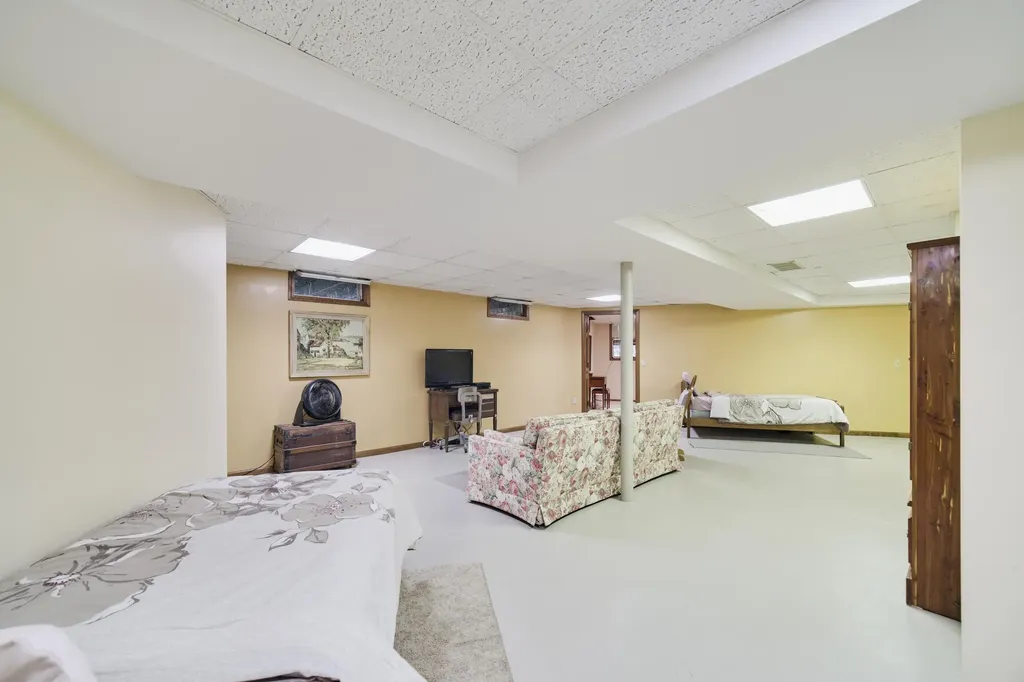 2521 Crescent Beach Road Onekama Township MI 49660