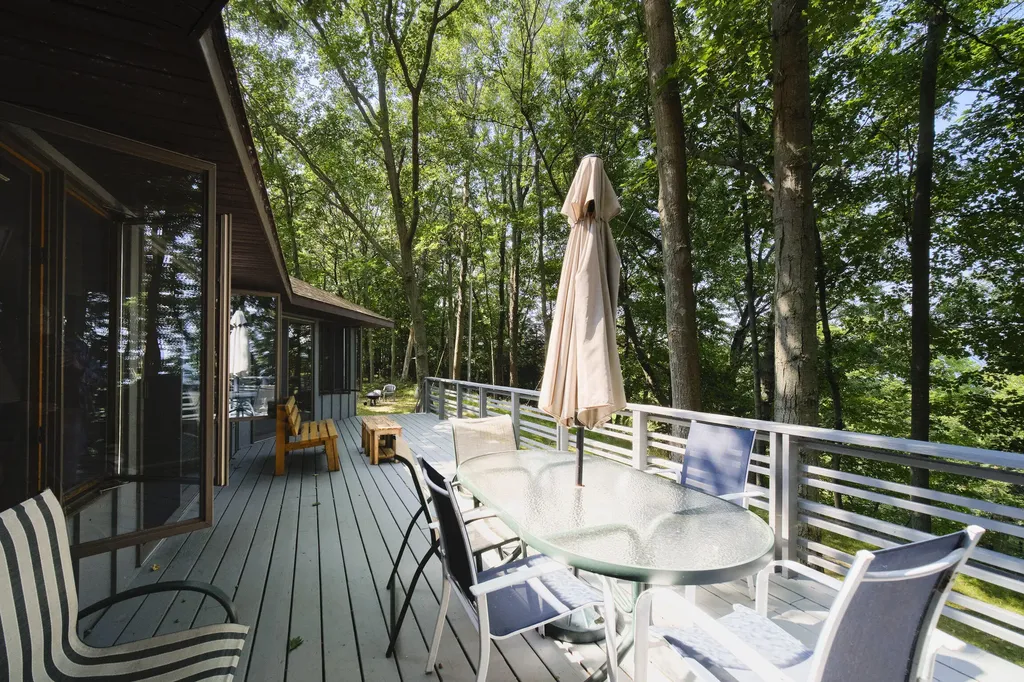 2521 Crescent Beach Road Onekama Township MI 49660