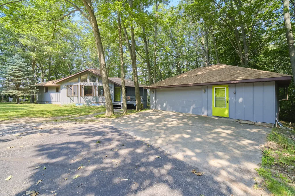 2521 Crescent Beach Road Onekama Township MI 49660