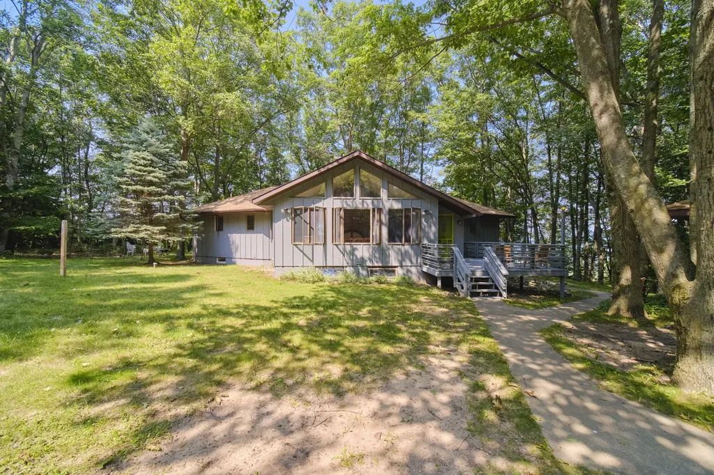2521 Crescent Beach Road Onekama Township MI 49660