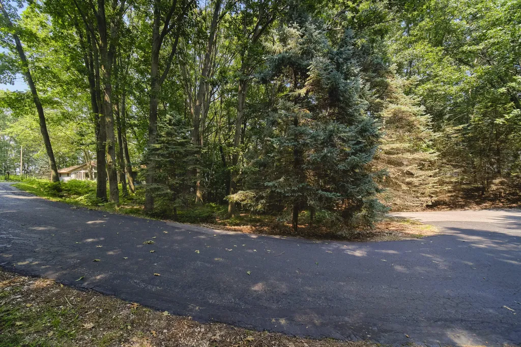 2521 Crescent Beach Road Onekama Township MI 49660