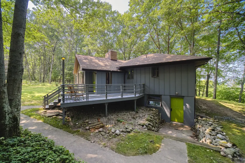 2521 Crescent Beach Road Onekama Township MI 49660