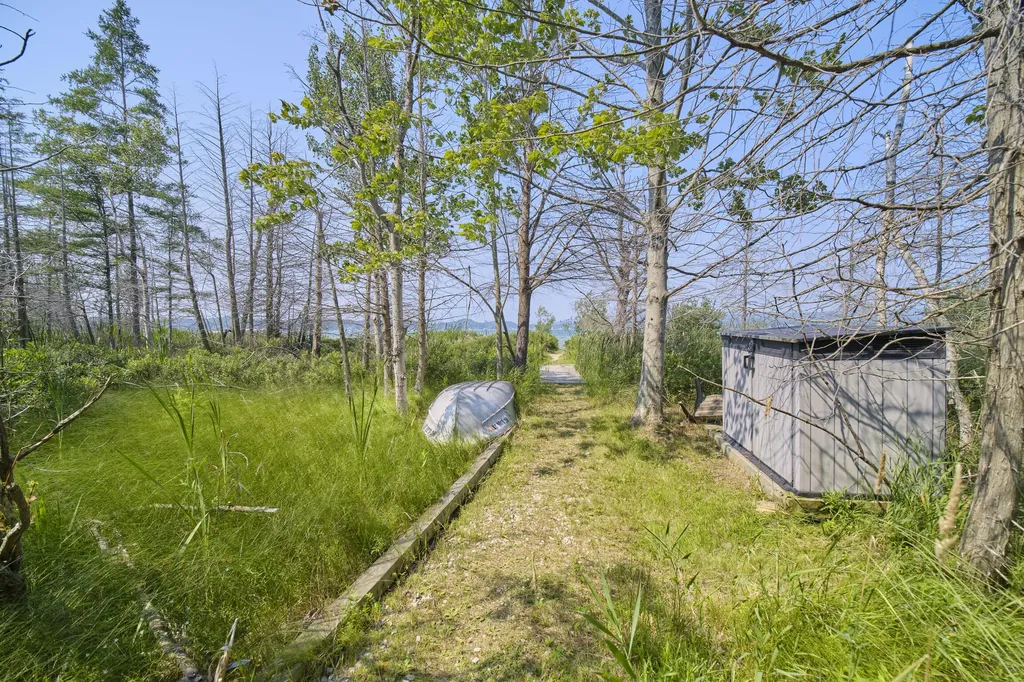 2521 Crescent Beach Road Onekama Township MI 49660