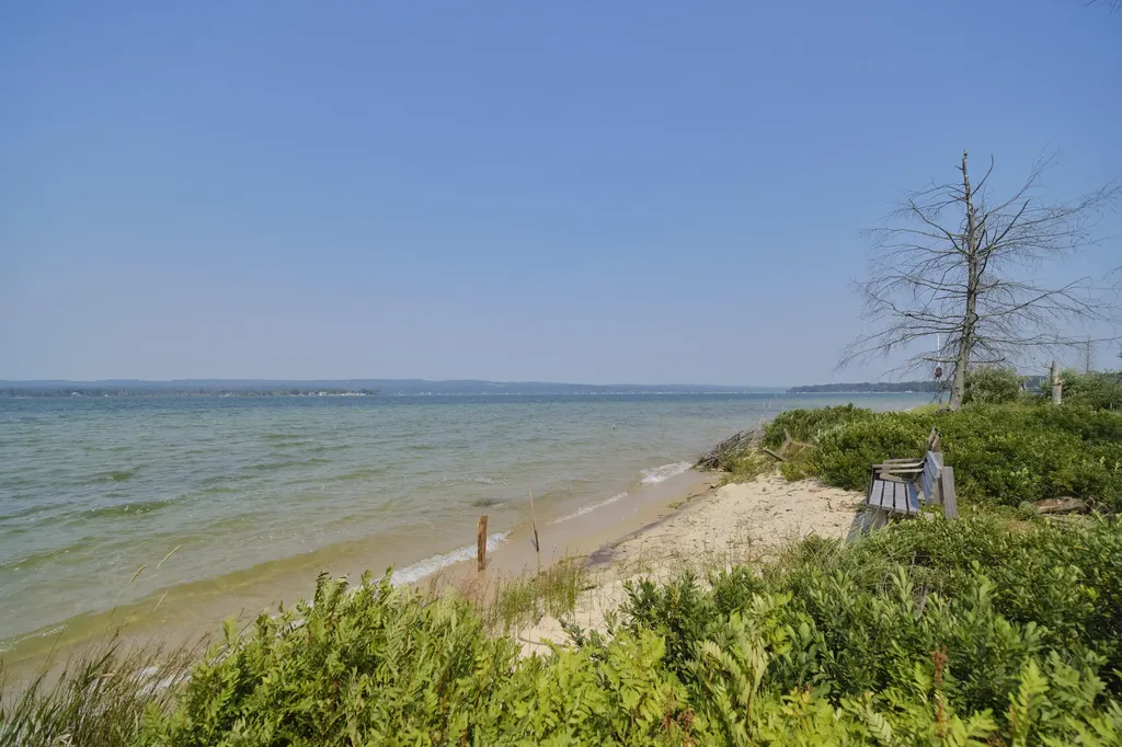 2521 Crescent Beach Road Onekama Township MI 49660