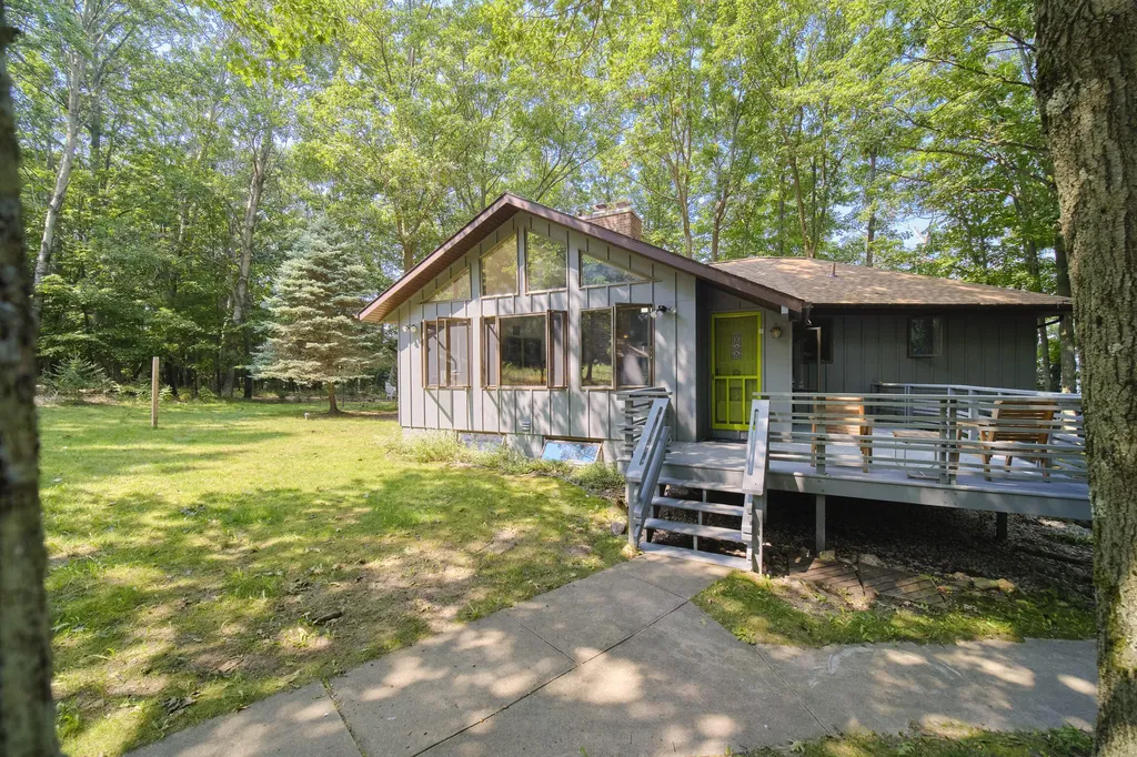 2521 Crescent Beach Road Onekama Township MI 49660