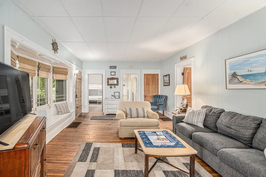 706 W Loomis Street Ludington City MI 49431