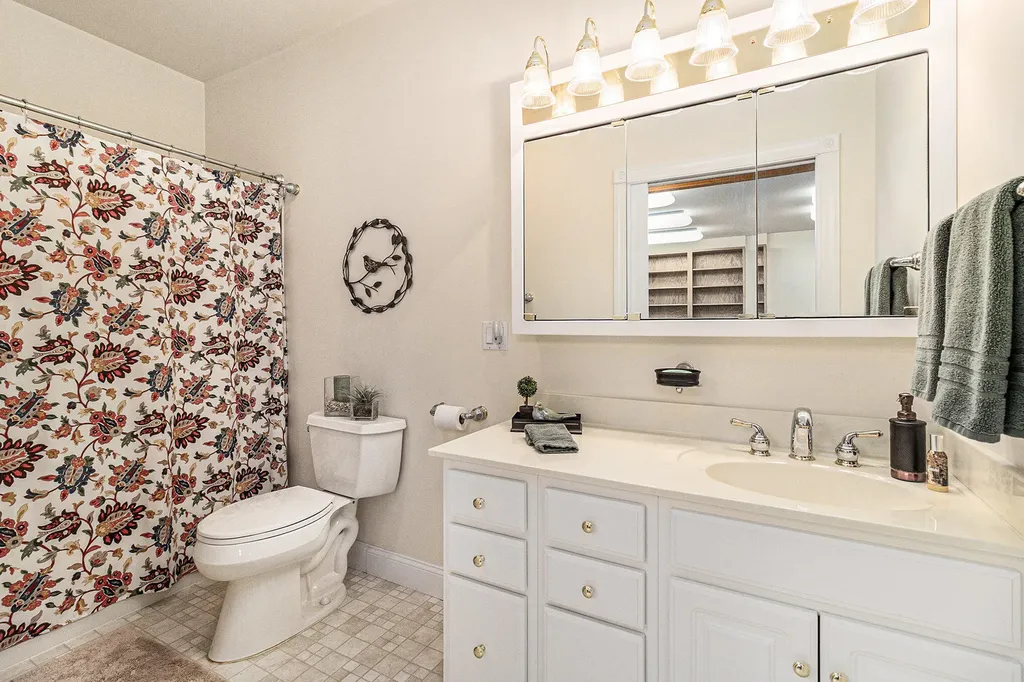 5450 W Riverside Drive Pere Marquette Charter Township MI 49431