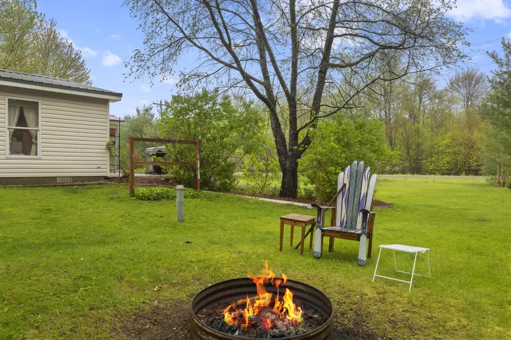 11774 Healy Lake Road Maple Grove Township MI 49614