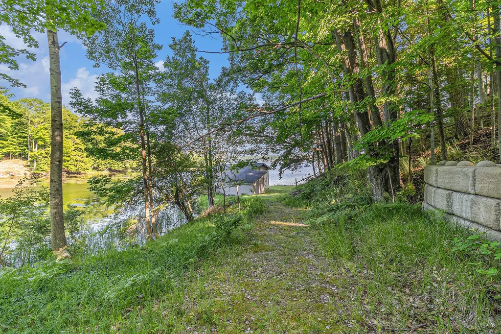6253 Loggers Lane Hamlin Township MI 49431