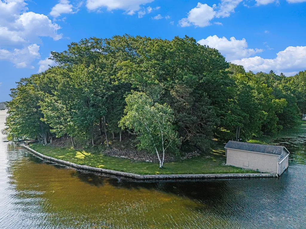 6253 Loggers Lane Hamlin Township MI 49431