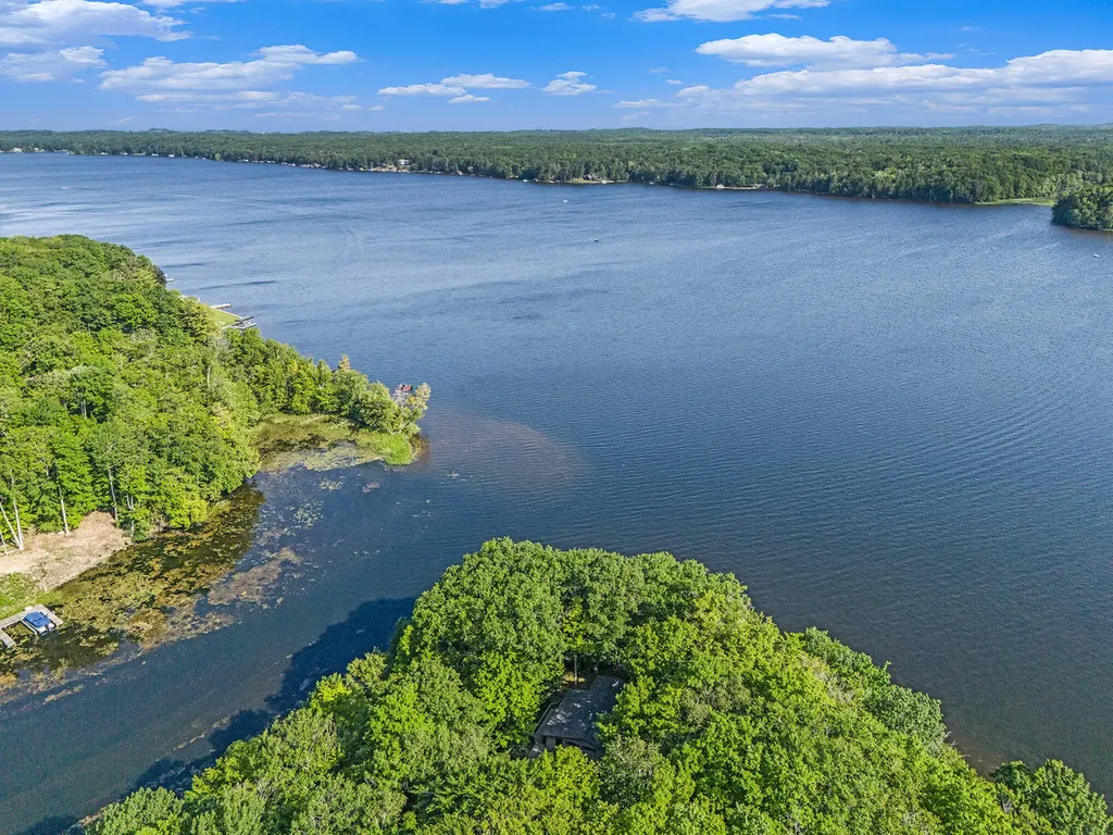 6253 Loggers Lane Hamlin Township MI 49431