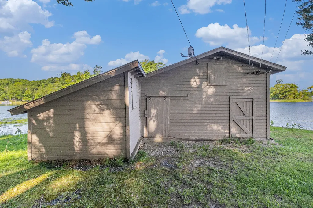 6253 Loggers Lane Hamlin Township MI 49431