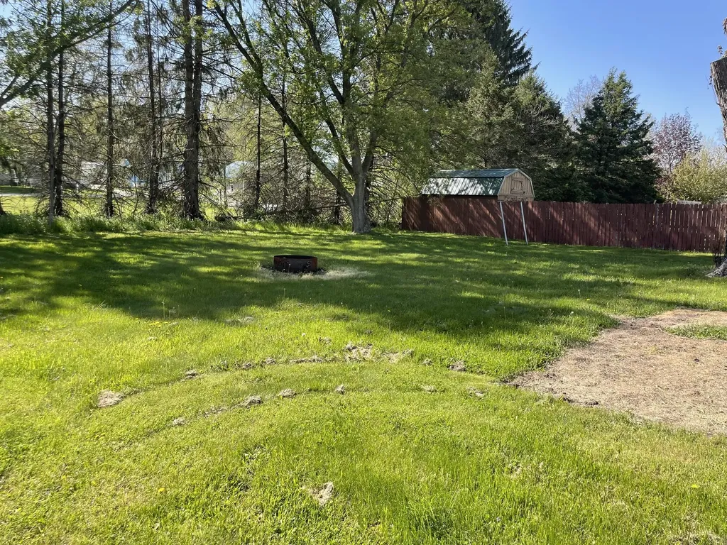 5157 N William Street Fountain Village MI 49410