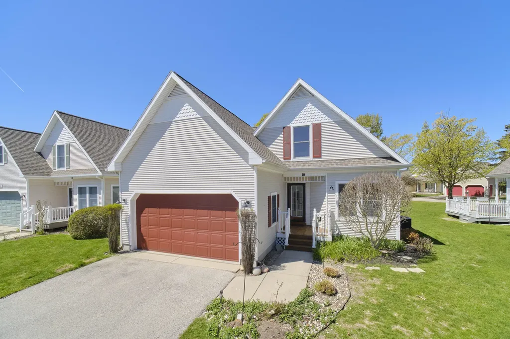 10 Cottage Lane Manistee City MI 49660