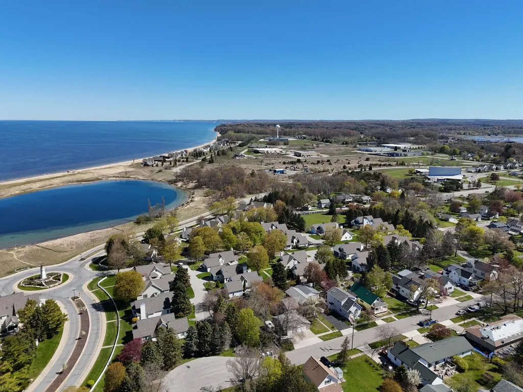10 Cottage Lane Manistee City MI 49660