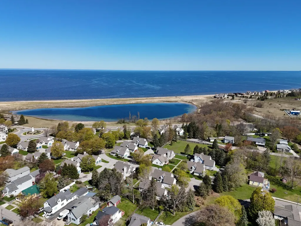 10 Cottage Lane Manistee City MI 49660