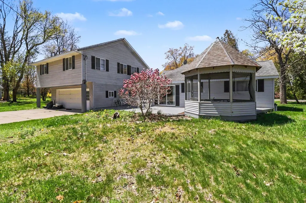 6665 Lakeshore Road Manistee Township MI 49660